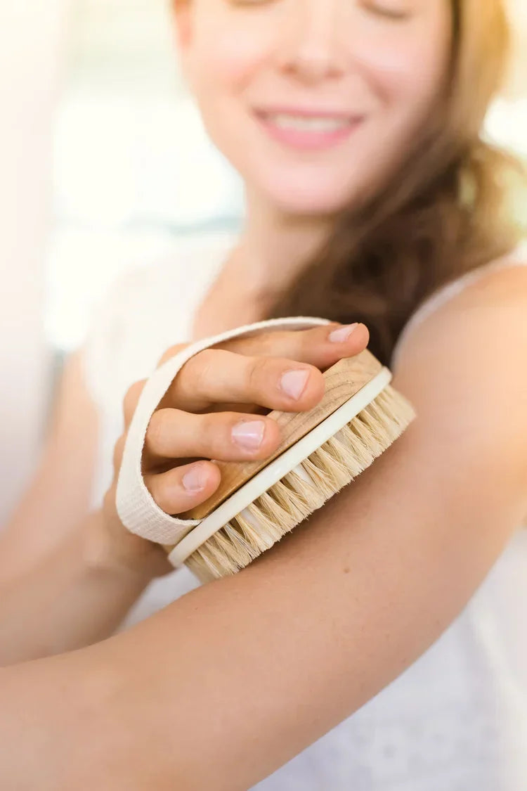 Die ultimative Dry Brushing Routine für eine perfekte Haut.